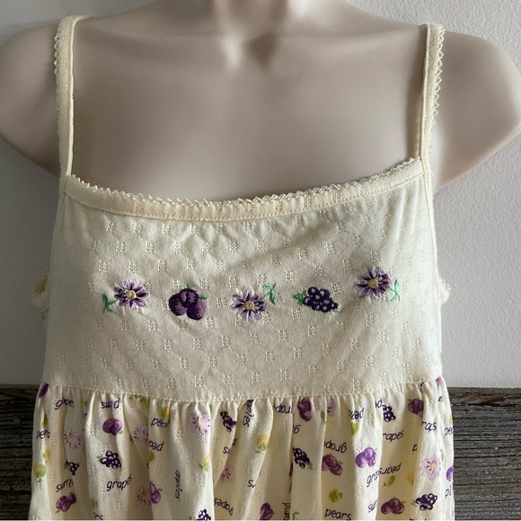 Age Group Intimates Nightgown size medium (F1) Grapes Pears Plums Floral - Picture 2 of 6